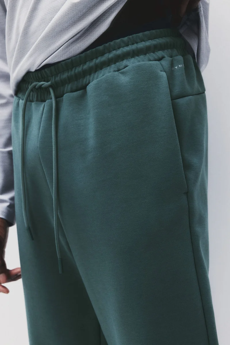 اتش اند ام بنطلون رياضي بقصّة عادية